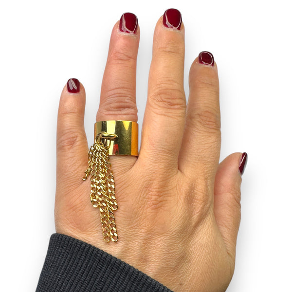 hand pained nails malaga wine color tassel ring in yellow gold jagged halo jewelry