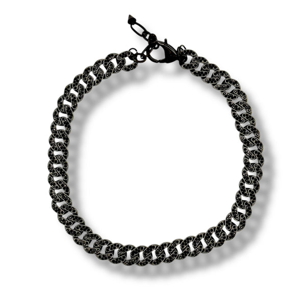 curb chain set with black crystals on a curb chain neckalce